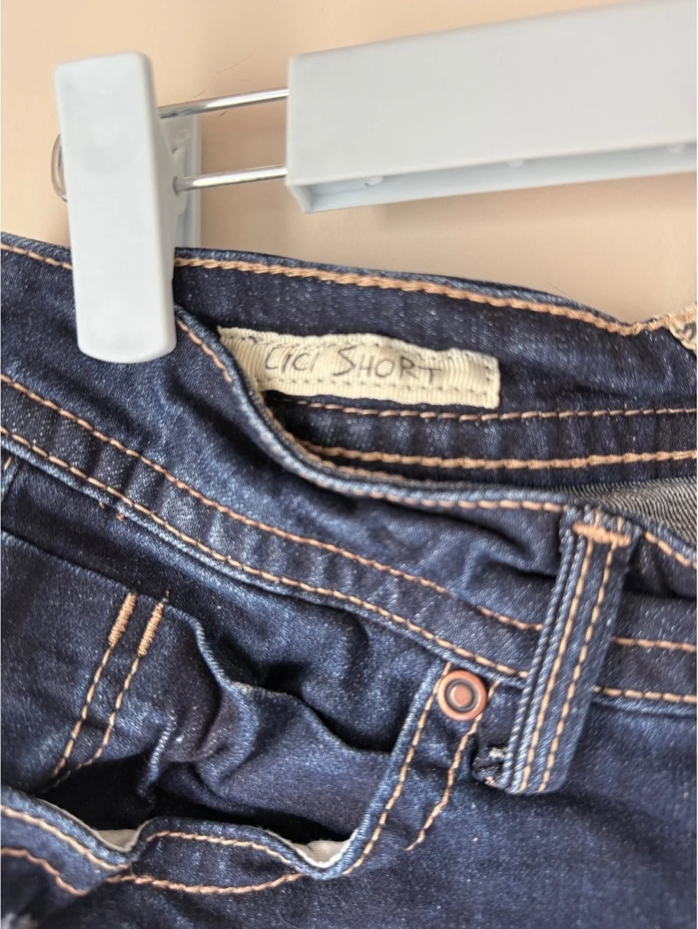 Y2K Vintage Hot Kiss Denim Shorts – Women’s Size 3